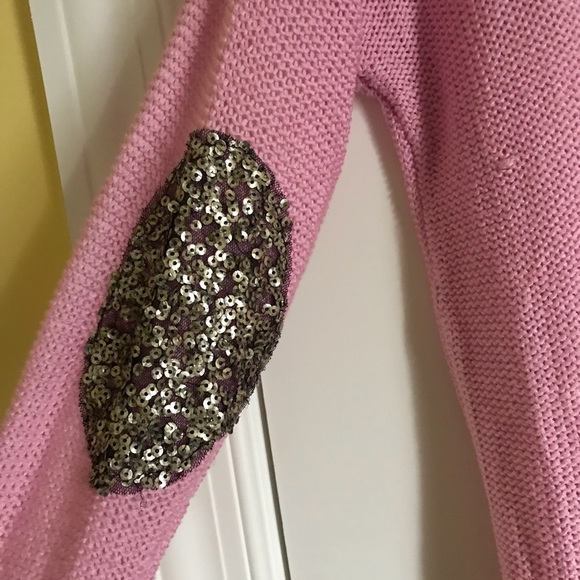 Pink sweater with sequin elbow patch - Picture 4 of 4